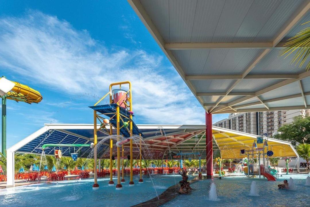 Imperio Com Um 1dia No Acqua Park, Splash E Slide *