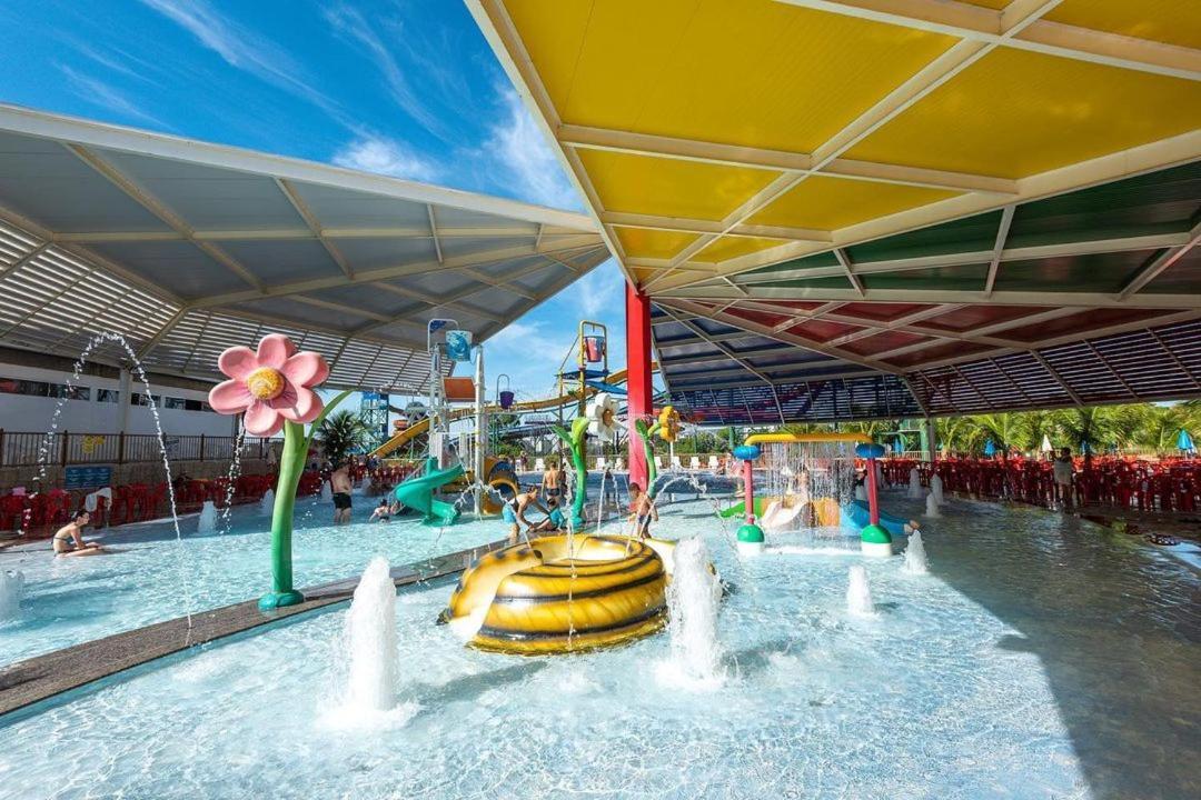 Imperio Com Um 1dia No Acqua Park, Splash E Slide * Caldas Novas