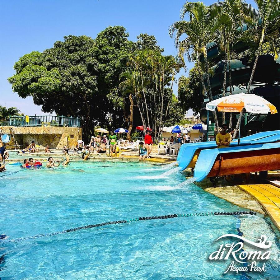 Imperio Com Um 1dia No Acqua Park, Splash E Slide *